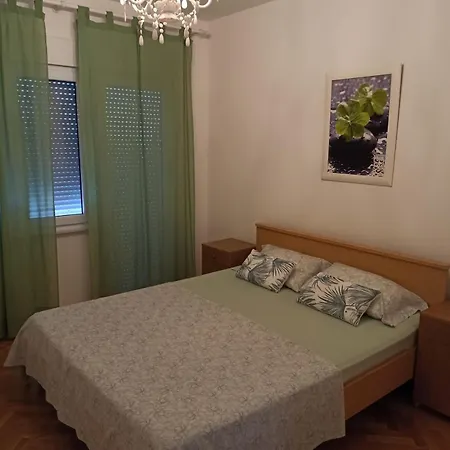 Appartement With Parking Space Okrug Gornji, Ciovo - 22795 *