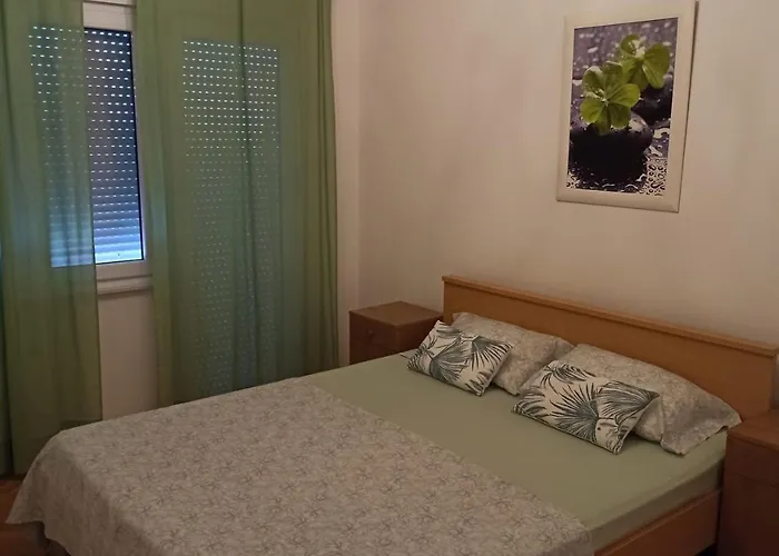 Apartment With Parking Space Okrug Gornji - Ciovo - 22795 *